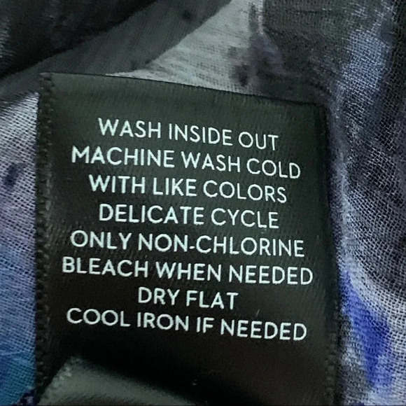 Simply Vera Verá Wang Roll Tab Print Popover Top - Picture 9 of 10